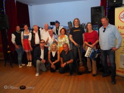 Künstler helfen Kinder - Mit Musik zur Menschlichkeit